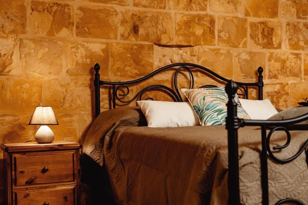 Enchanting 2Bdr Townhouse In Valletta Centre! Bagian luar foto