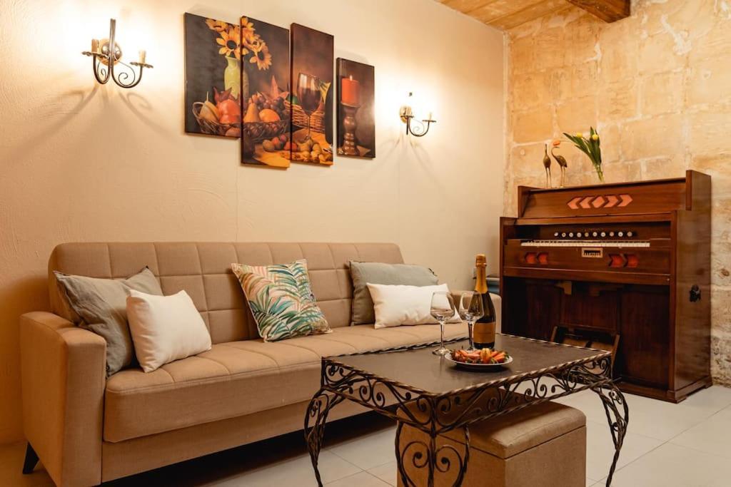 Enchanting 2Bdr Townhouse In Valletta Centre! Bagian luar foto