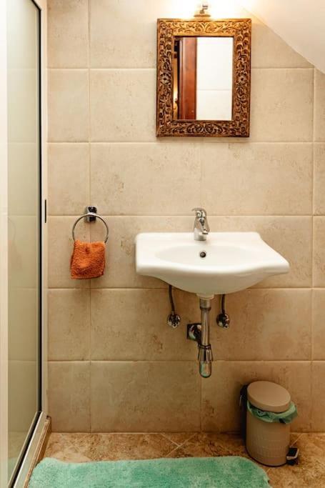 Enchanting 2Bdr Townhouse In Valletta Centre! Bagian luar foto