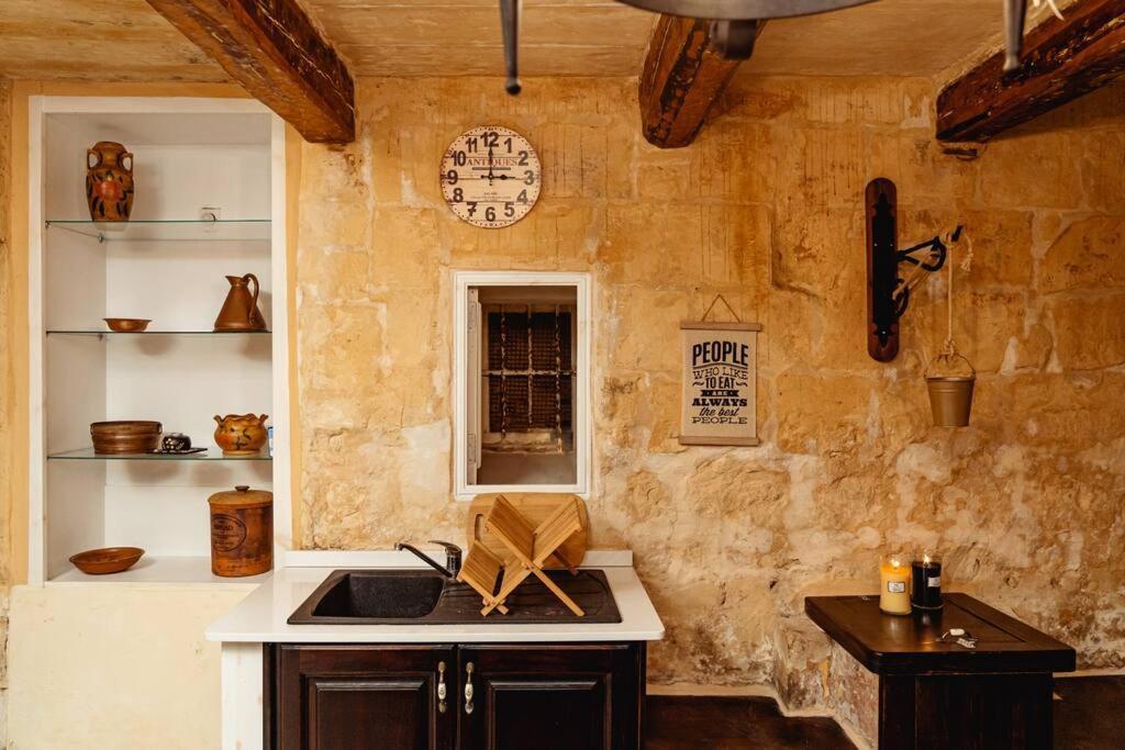 Enchanting 2Bdr Townhouse In Valletta Centre! Bagian luar foto