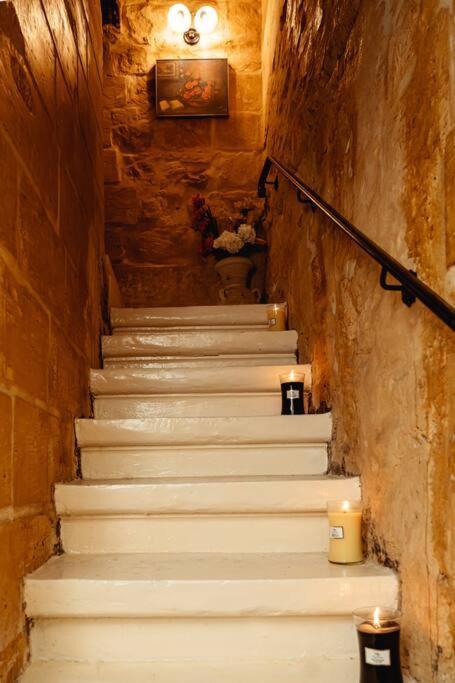 Enchanting 2Bdr Townhouse In Valletta Centre! Bagian luar foto