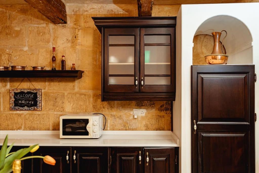 Enchanting 2Bdr Townhouse In Valletta Centre! Bagian luar foto