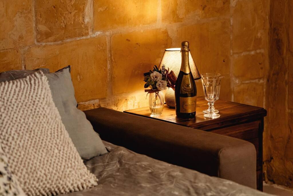 Enchanting 2Bdr Townhouse In Valletta Centre! Bagian luar foto